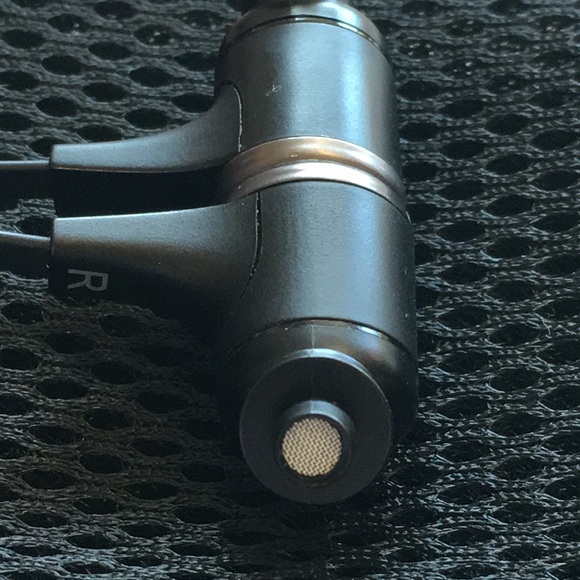 Bluetooth Magnetic Headset TaoTronics BH07 - Picture 9 of 10